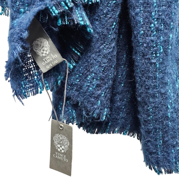 Vince Camuto Women’s Scarf Soft & Warm 52" x 48" Blue & Teal – NWT $38 Retail - Picture 3 of 9